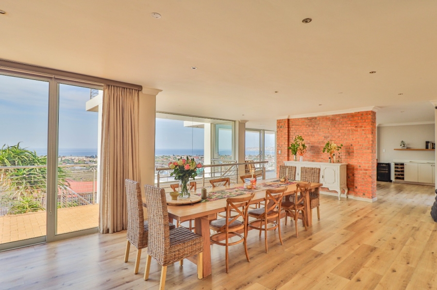 4 Bedroom Property for Sale in Hartenbos Heuwels Western Cape